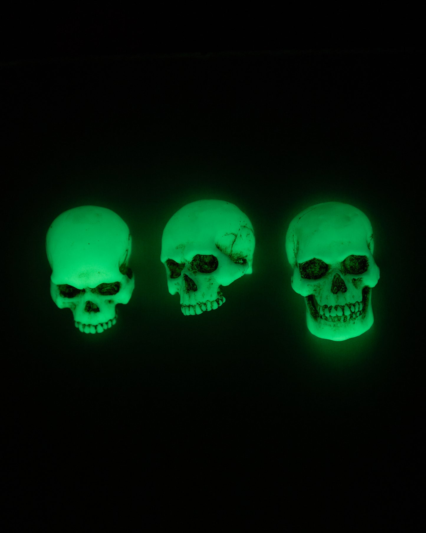 Glowing in the dark Skull Pin
