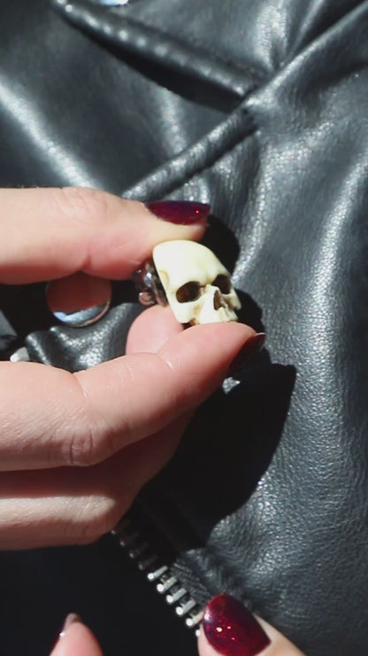 Skull Pin