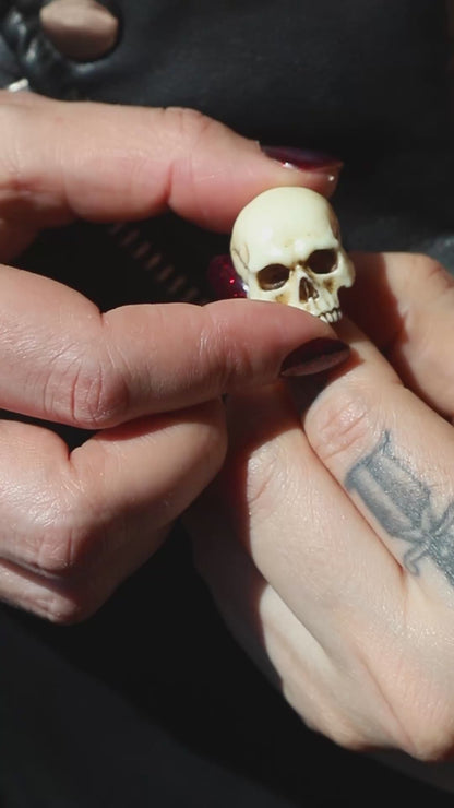 Skull Pin