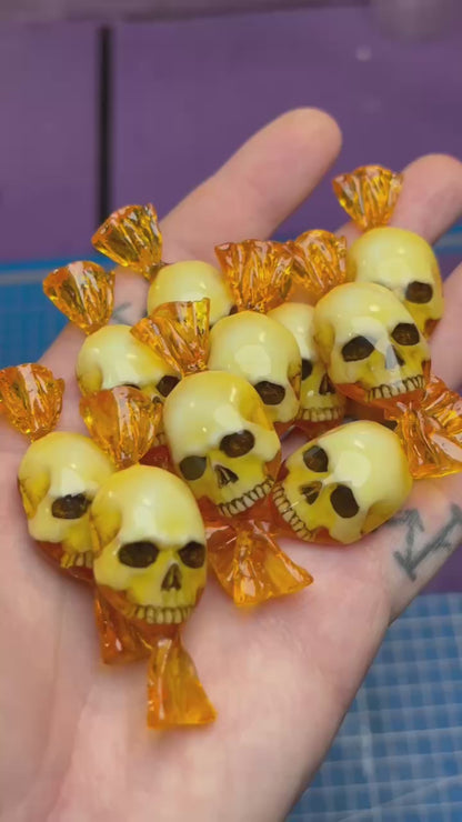 Skull Candy Pin